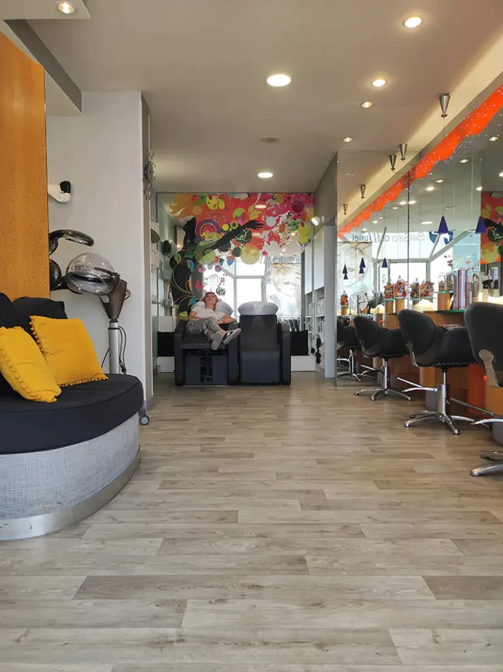 Intérieur du Salon de Muriel à Bordeaux, quartier Mériadeck